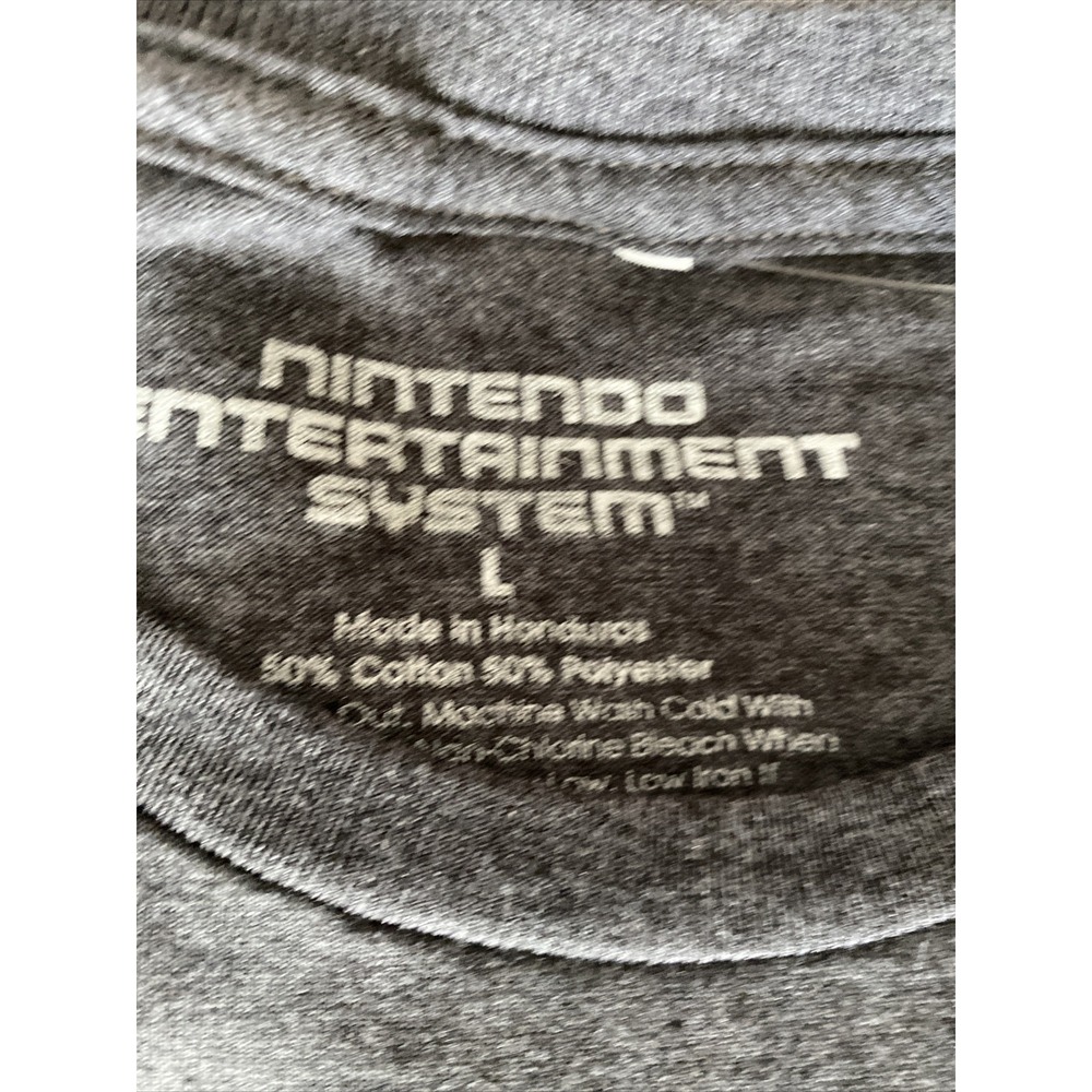 Nintendo NES Mens T-Shirt - Nintendo Entertainment System Controller - Picture 4 of 4